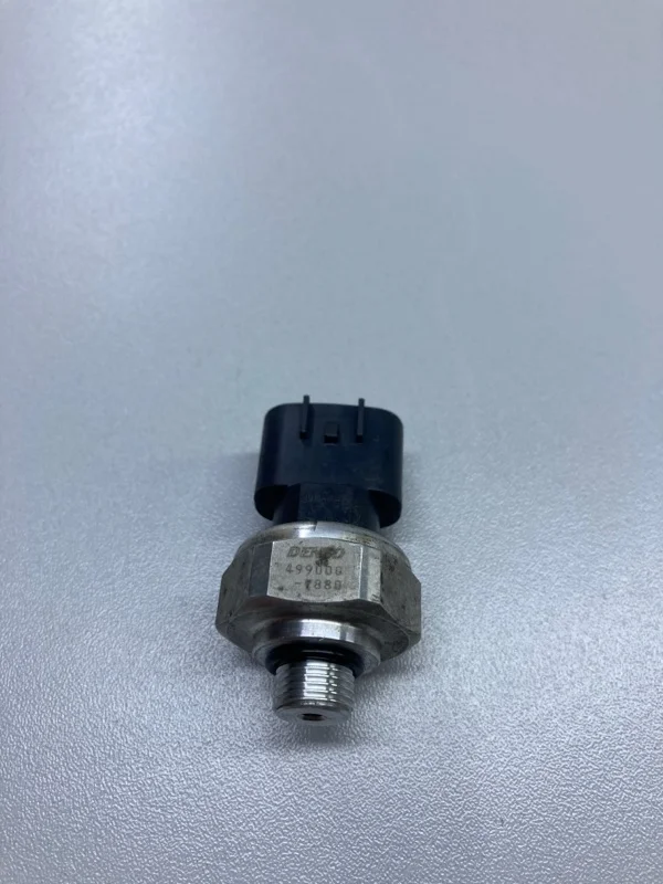 Датчик кондиционера Toyota Land Cruiser 200 8871933020