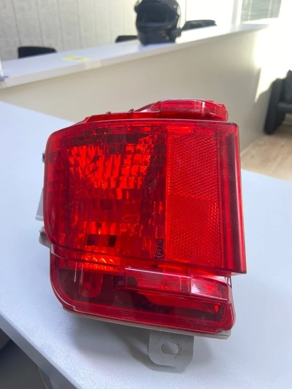 Фонарь задний в бампер левый Toyota Land Cruiser 200 2020 8145660070 URJ202 4.5 1VD-FTV, задний левый