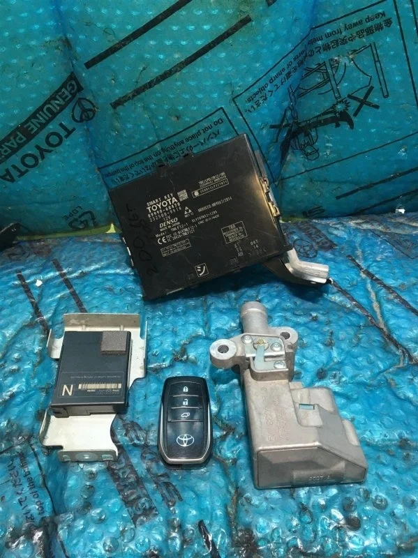 Комплект SmartKey Toyota Land Cruiser 200 2018 8999060471 URJ202 1VD-FTV 4.5