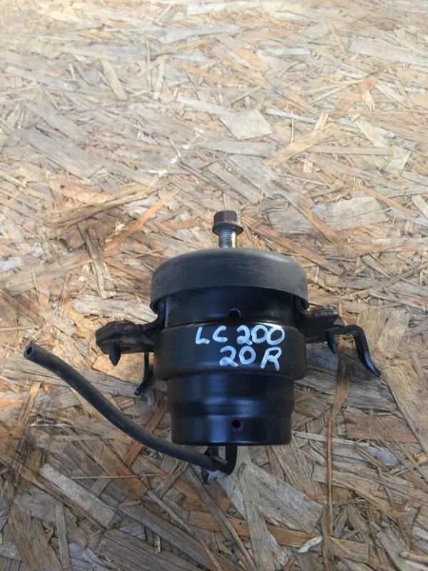 Опора двигателя правая Toyota Land Cruiser 200 2020 1236151030 URJ202 4.5 1VD-FTV, передняя правая