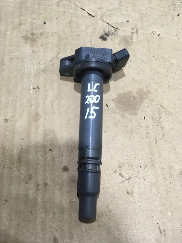 Катушка зажигания Toyota Land Cruiser 200 2015 9091902256 URJ202 4.6 1UR-FE