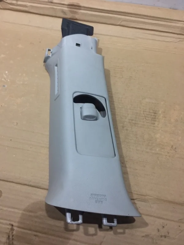 Обшивка стойки задней правой Toyota Land Cruiser 200 2015 6263860151B1 URJ202 4.6 1UR-FE, задняя правая