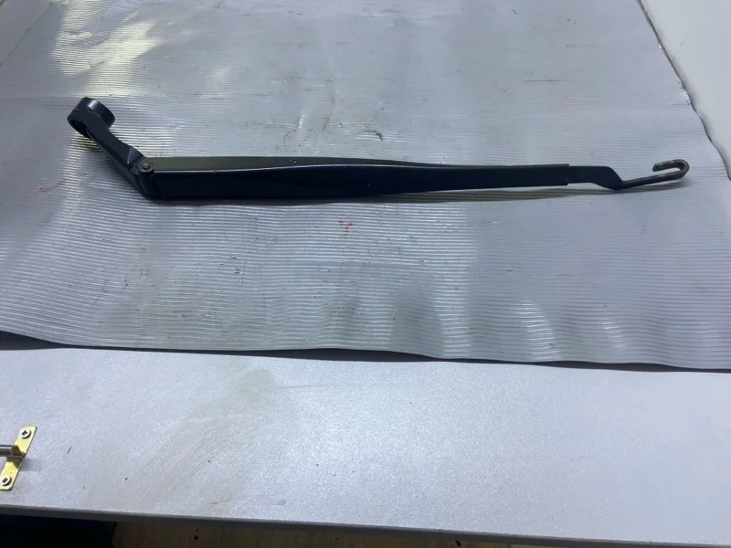 Поводок стеклоочистителя передний левый Toyota Land Cruiser 200 2016 8522160290 URJ202 1VD-FTV 4.5, передний левый