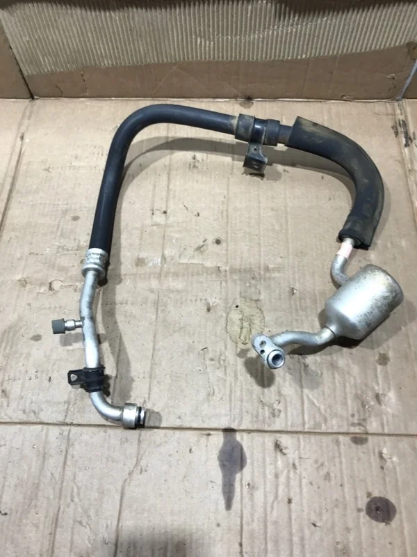 Трубка кондиционера Toyota Land Cruiser 200 2016 8870460440 URJ202 1VD-FTV 4.5