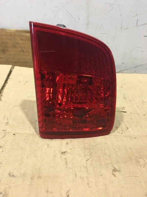 Фонарь задний в бампер правый Toyota Land Cruiser 2015 8145760021 URJ200 1VD-FTV 4.5