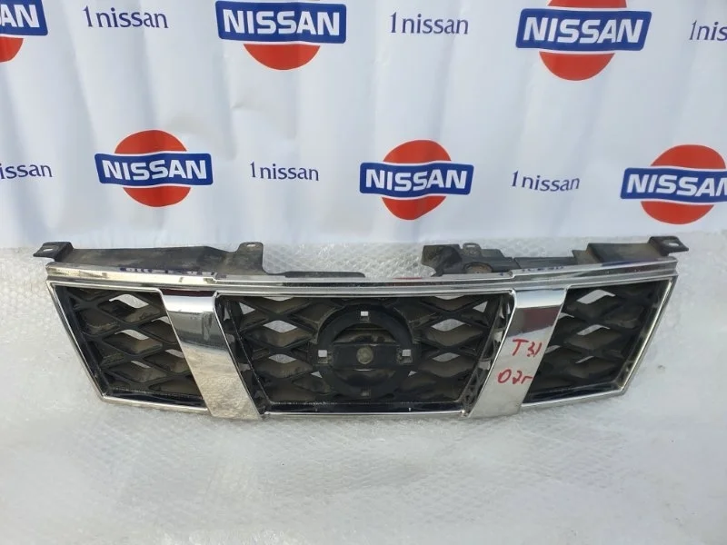 Решетка радиатора Nissan X Trail 2007-2010 62310JG60D T31, передняя