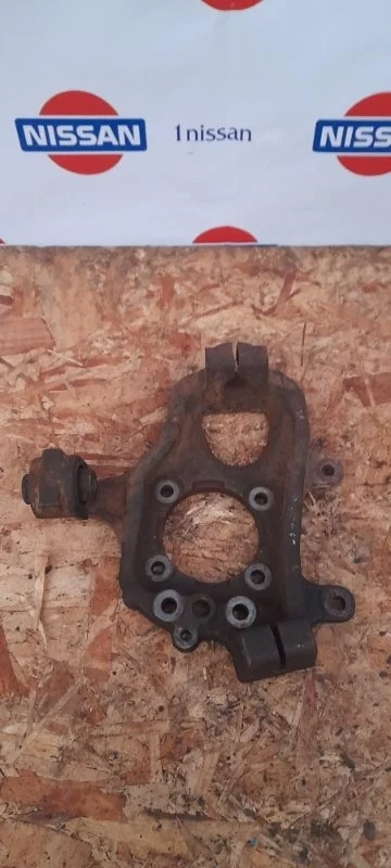 Кулак поворотный Nissan Pathfinder 2005-2010 43018EB300 R51, задний