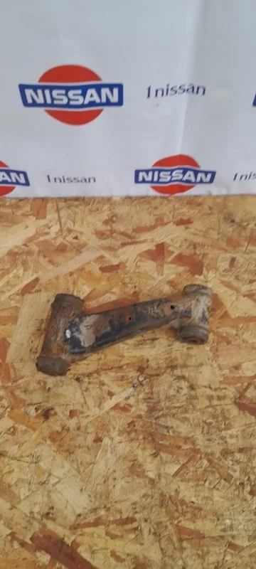 Рычаг подвески верхний Nissan Primera 1996-2001 545242F010 P11 SR20DE, передний правый