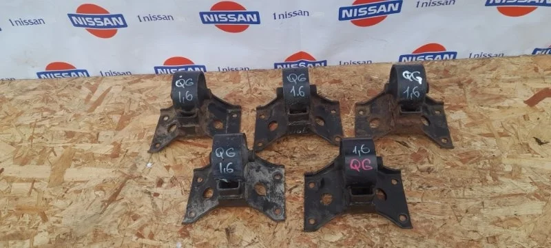 Подушка МКПП Nissan Almera 2006-2012 112205M505 N16 QG15, левая