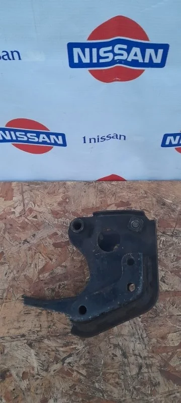 Кронштейн опоры двигателя Nissan Almera 2000-2006 11332BM700 N16 QG 18, задний