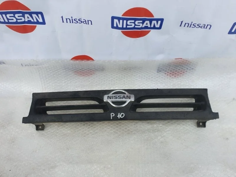 Решетка радиатора Nissan Primera 1990-1995 6231250J20 P10 SR20, передняя
