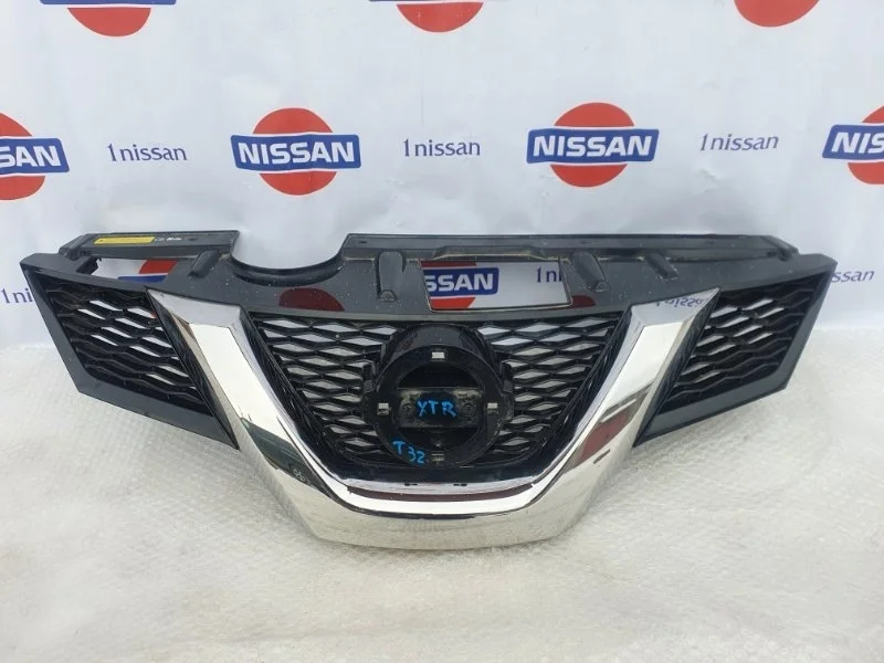 Решетка радиатора Nissan X Trail 2014-2018 гг 623104CM0A T32 MR20DD, передняя