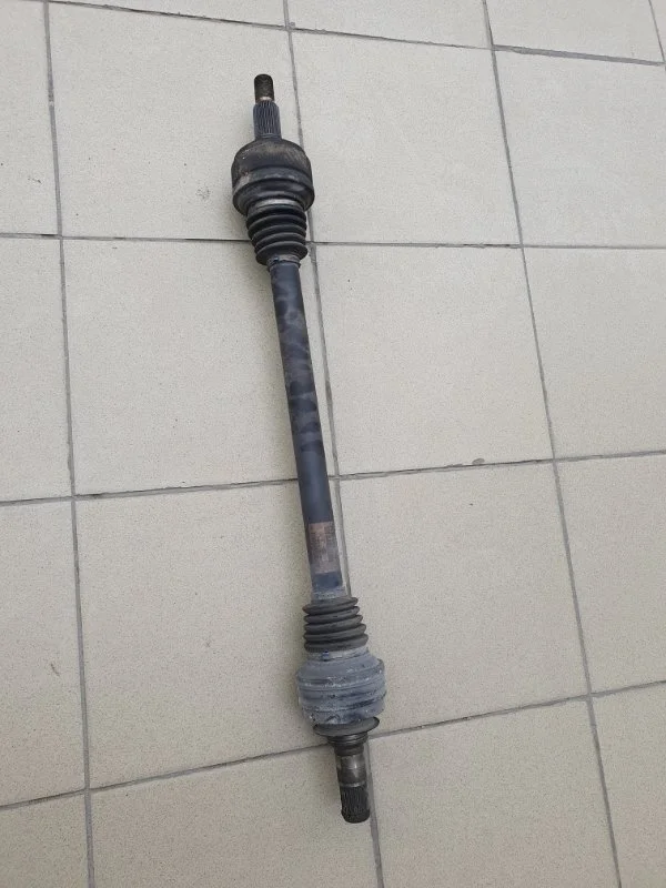 Привод Volkswagen Touareg 2010-2014 NF