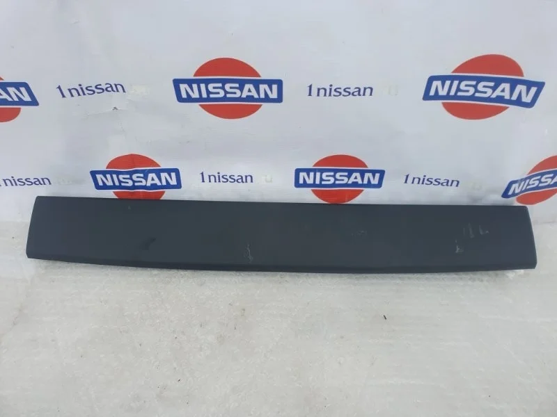 Накладка двери Nissan X Trail 2007-2014 90904JG00A T31 MR20, задняя