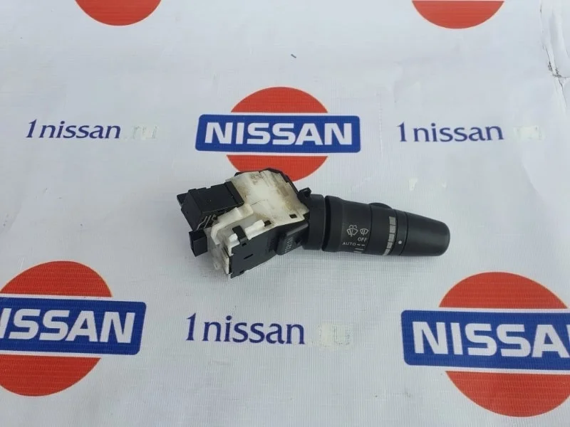 Подрулевой переключатель дворников Nissan Tiida 2006-2013 25540EM00E C11 HR16DE, передний правый