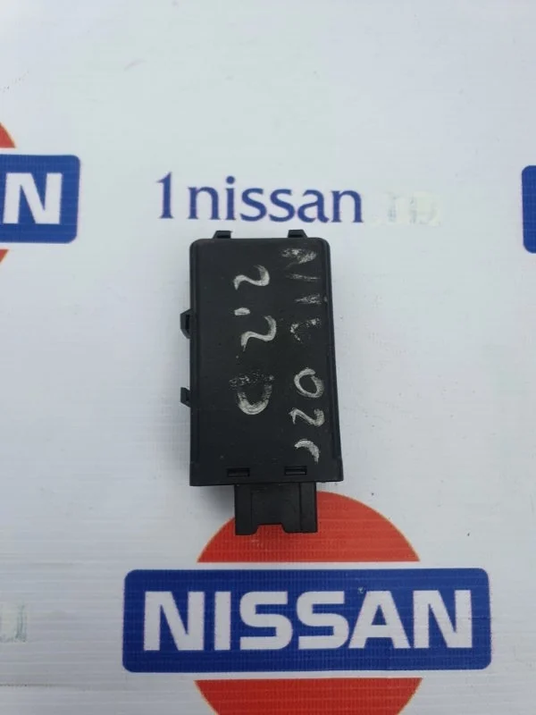 Блок управления центральным замком Nissan Almera 2000-2006 285963Y500 N16 QG 15-QG18, передний