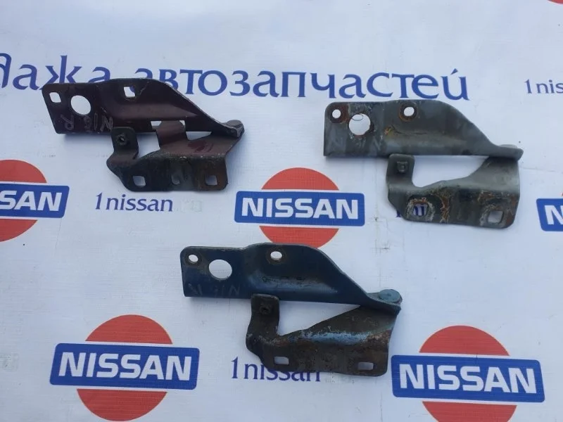 Петля капота Nissan Almera 2000-2006 65400BM430 N16 QG16-QG18, передняя правая