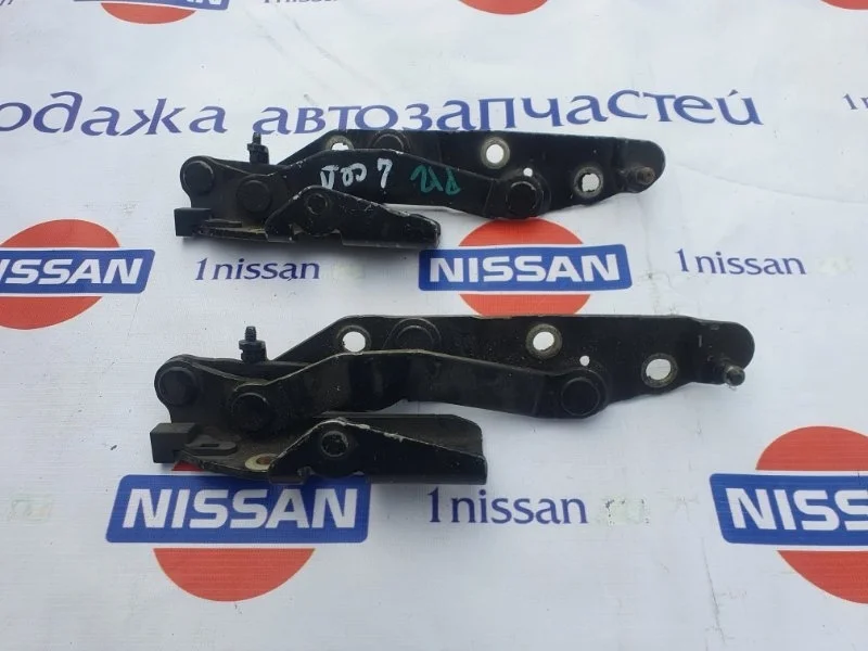 Петля двери багажника Nissan Primera 2000-2006 84401AV630 P12 QG16-QG18, задняя левая