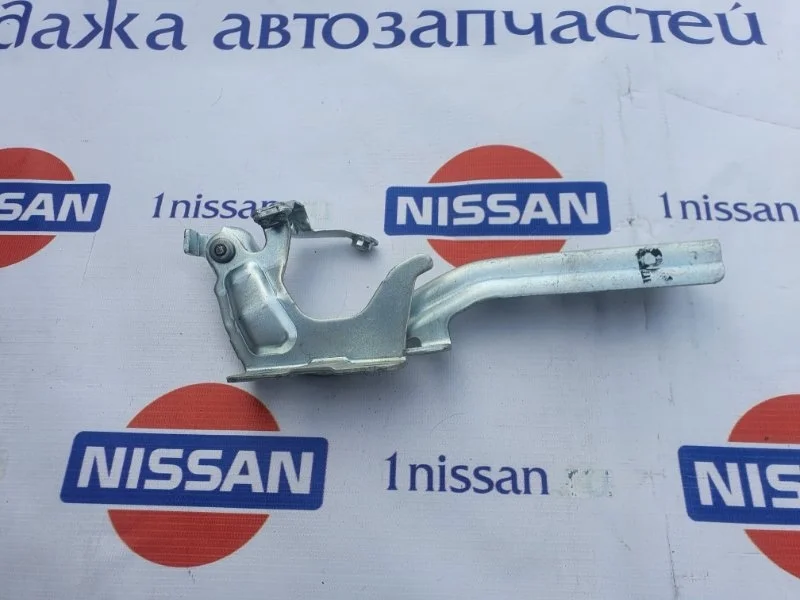 Петля капота Nissan Juke 01/2014 -2018 65400BA60A F15 HR16DE, передняя правая
