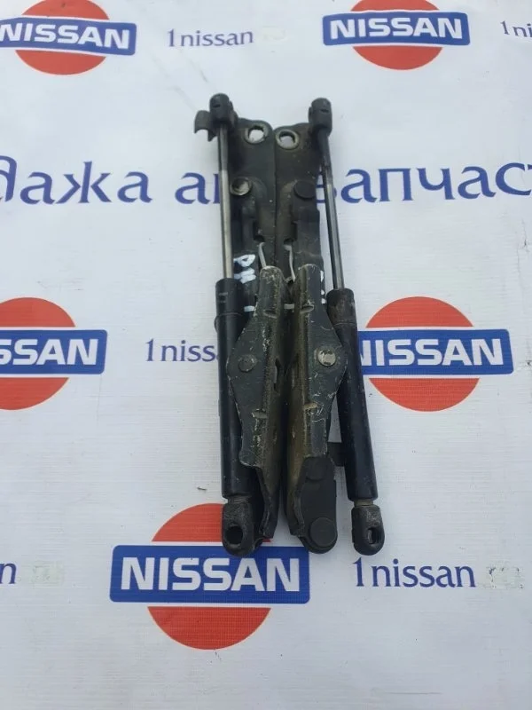 Петля двери багажника Nissan Primera 1996-1999 844002F030 P11 GA16DE, задняя