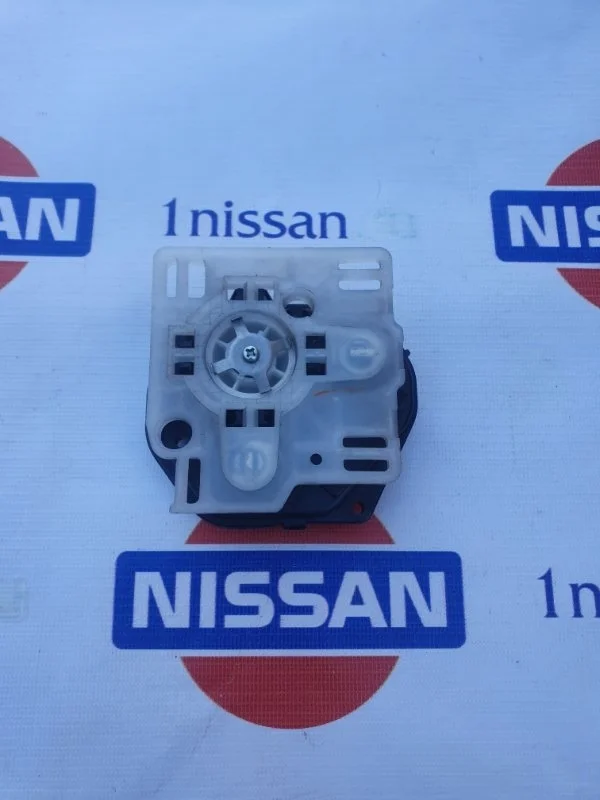 Мотор зеркала Nissan Teana 2010-2013 96302KA95A J32 QR25, передний левый