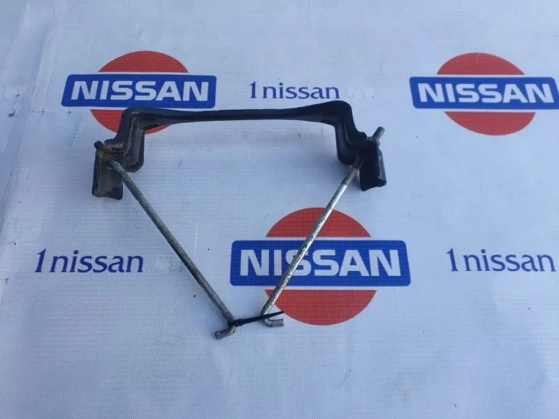 Кронштейн крепления АКБ Nissan X Trail 2007-2014 244204M800 T31 QR25, передний