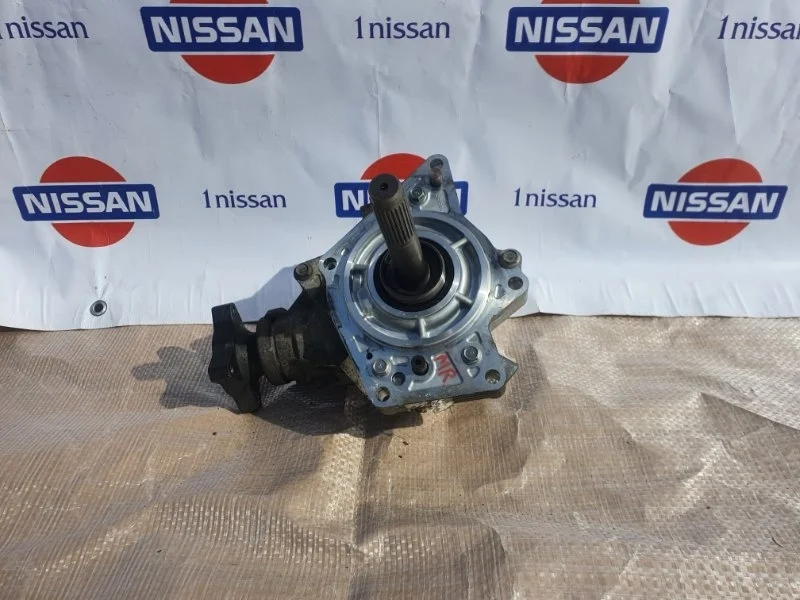 Раздаточная коробка Nissan Qashqai 2006-2013 33100EN10A J10 MR20, передняя