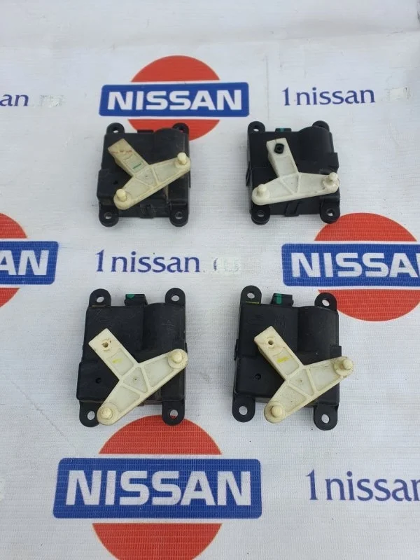 Сервопривод заслонок печки Nissan Almera Classic 2006-2012 2773195F0A B10 QG16, передний