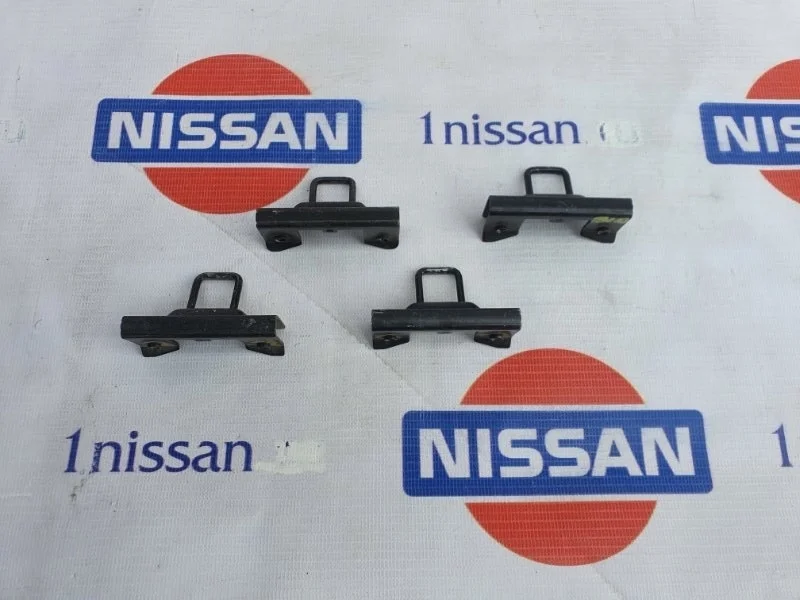 Ответная часть замка бардачка Nissan Almera Classic 2006-2012 2773295F0A B10 QG16, передняя правая