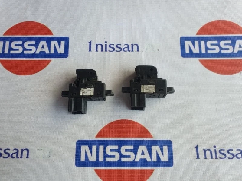 Кнопка стеклоподъемника Nissan Qashqai 2006-2013 25411JD000 J10 MR20, задняя