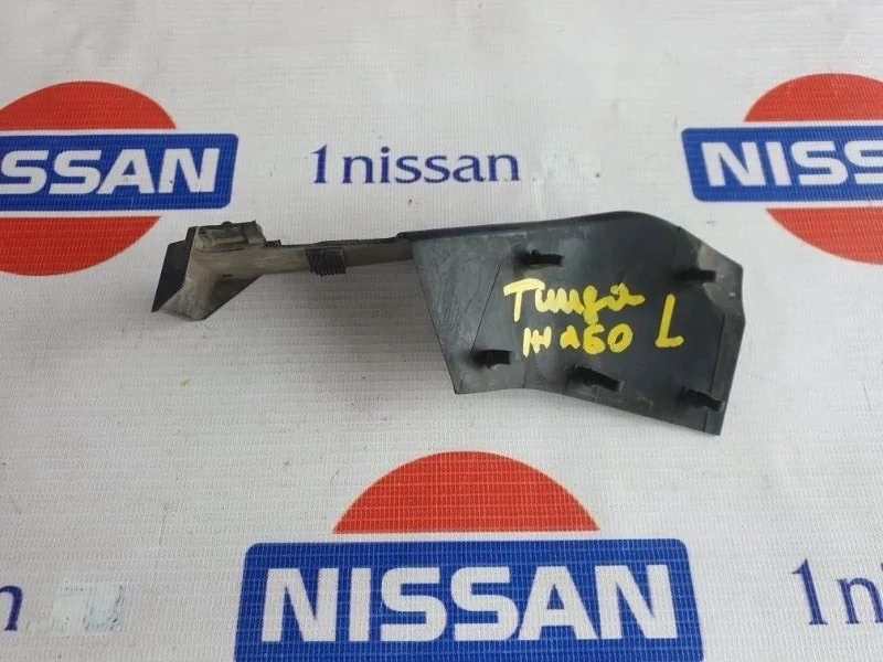 Накладка крыла Nissan Tiida 2006-2013 66895EL000 C11 HR16DE, передняя левая