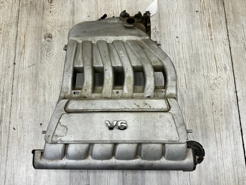 Впускной коллектор VW Touareg 2003-2007 7L