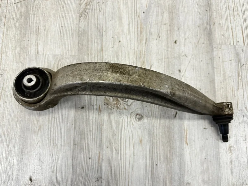 Рычаг подвески направляющий Audi Q7 2015- 4M