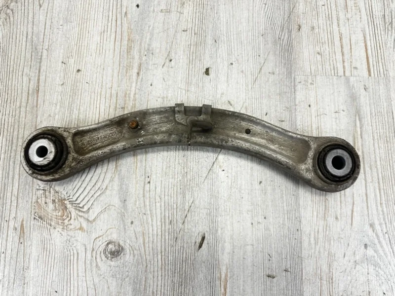 Рычаг поперечный VW Touareg NF 2013 7P
