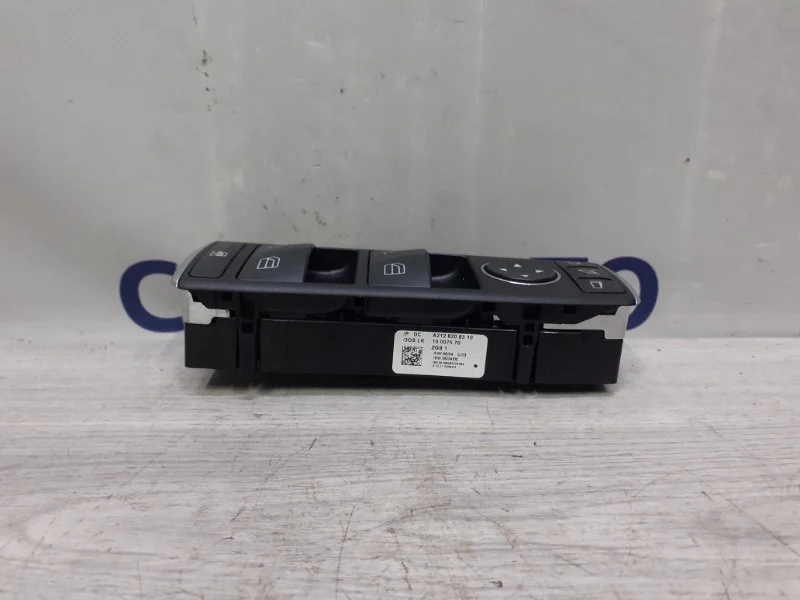 Блок управления стеклоподъемниками Mercedes-Benz Glk A21282083109107 X204