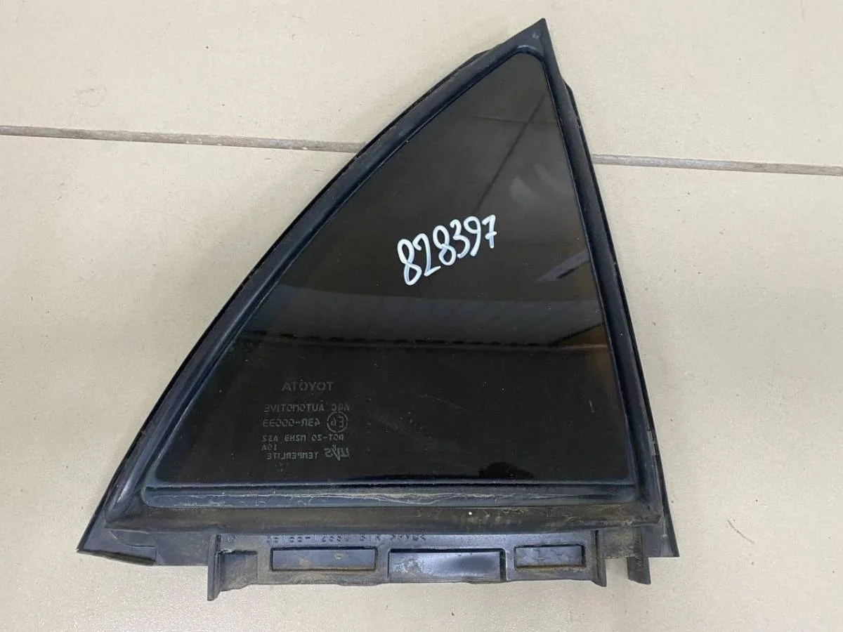 Стекло двери задней правой форточка Toyota Corolla E150 2006-2013