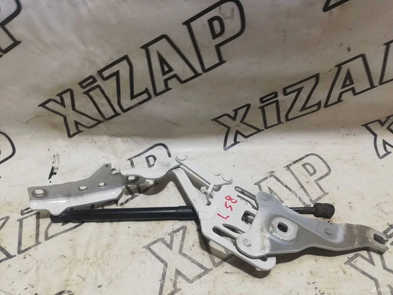 Петля капота левая bmw x5 x6 e70 e71