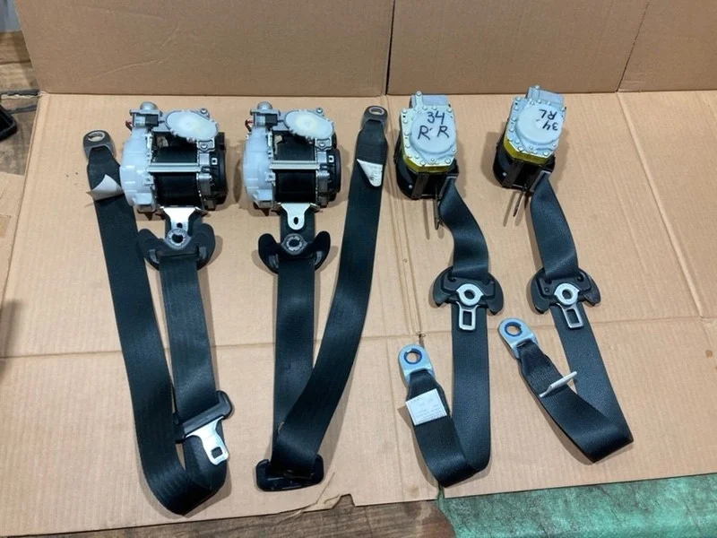 Комплект ремней безопасности Toyota Land Cruiser 2015 7322060554C0 URJ200 1VD-FTV 4.5