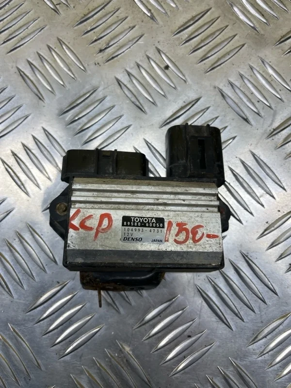 Блок управления форсунками Toyota Land Cruiser Prado 150 (2009-2023) 2012