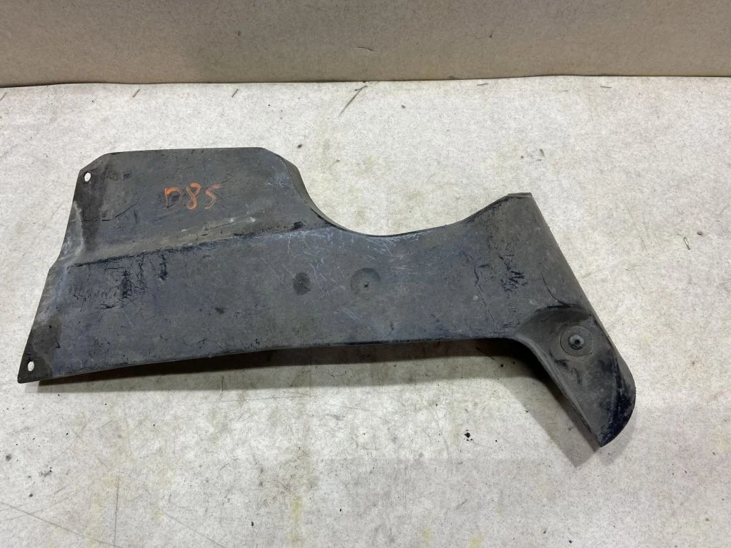 Пыльник бампера Nissan Qashqai J10