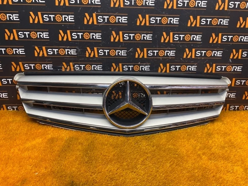 Решетка радиатора Mercedes-Benz -Class 2008 W204