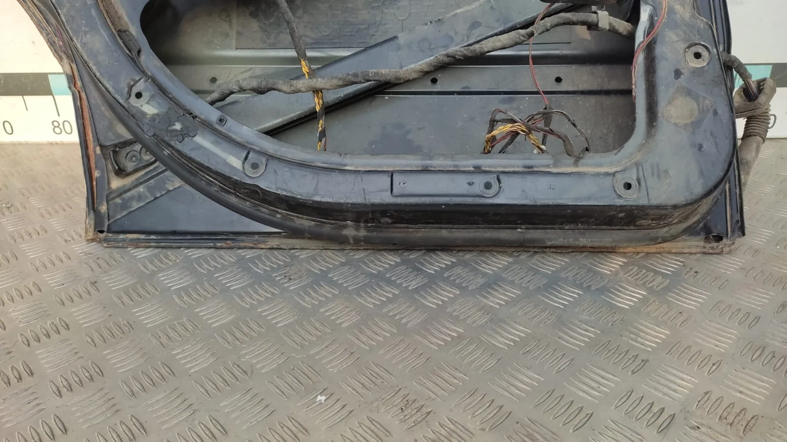 [Б/У] Дверь задняя левая BMW E38 - Отошёл герметик по низу, ржавчина. [Под ремонт] [Код: 00308487 ]