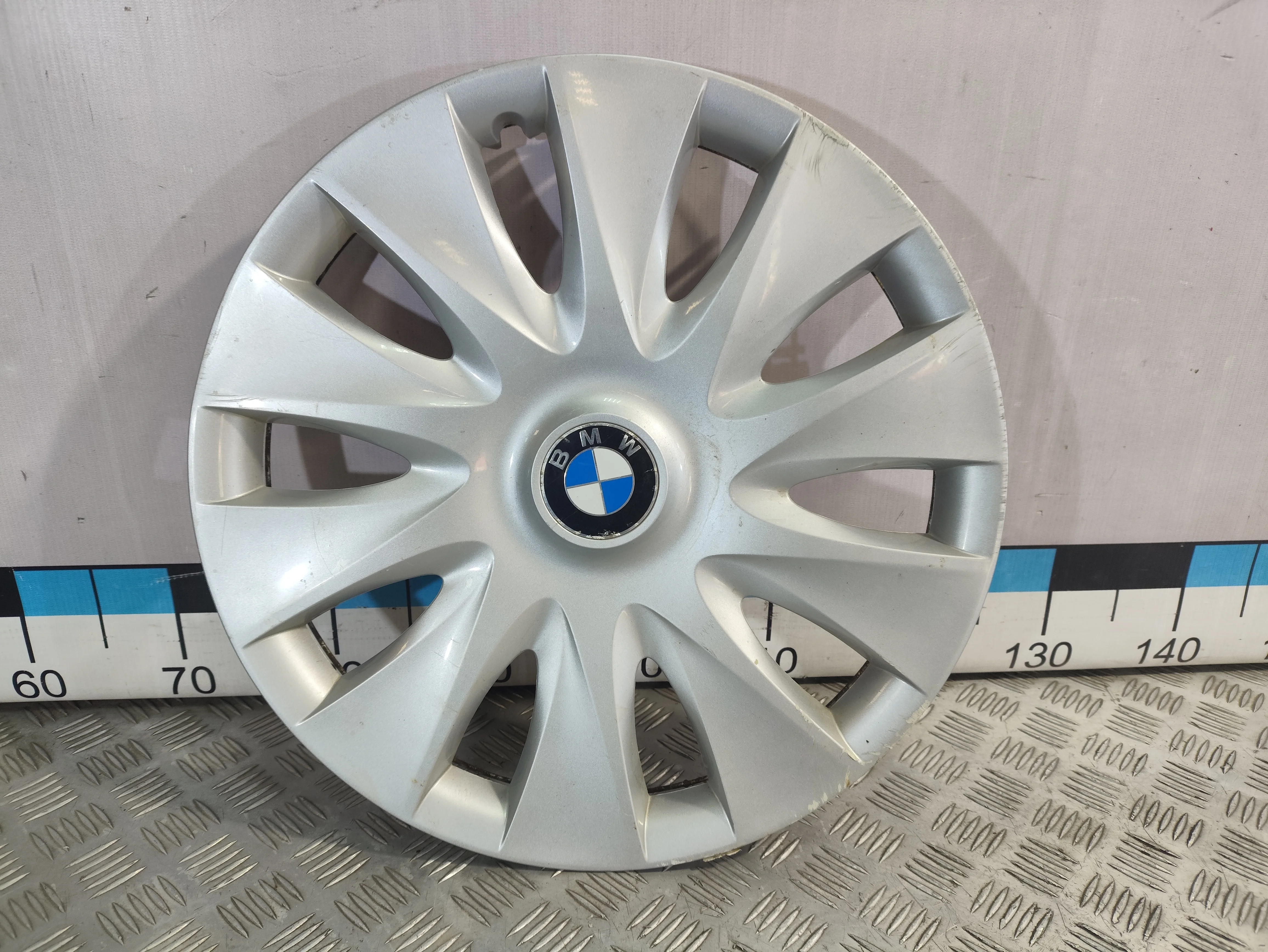 [Б/У] Колпак колеса R16 BMW - Царапины. Под покраску [Код: 00435377 ]