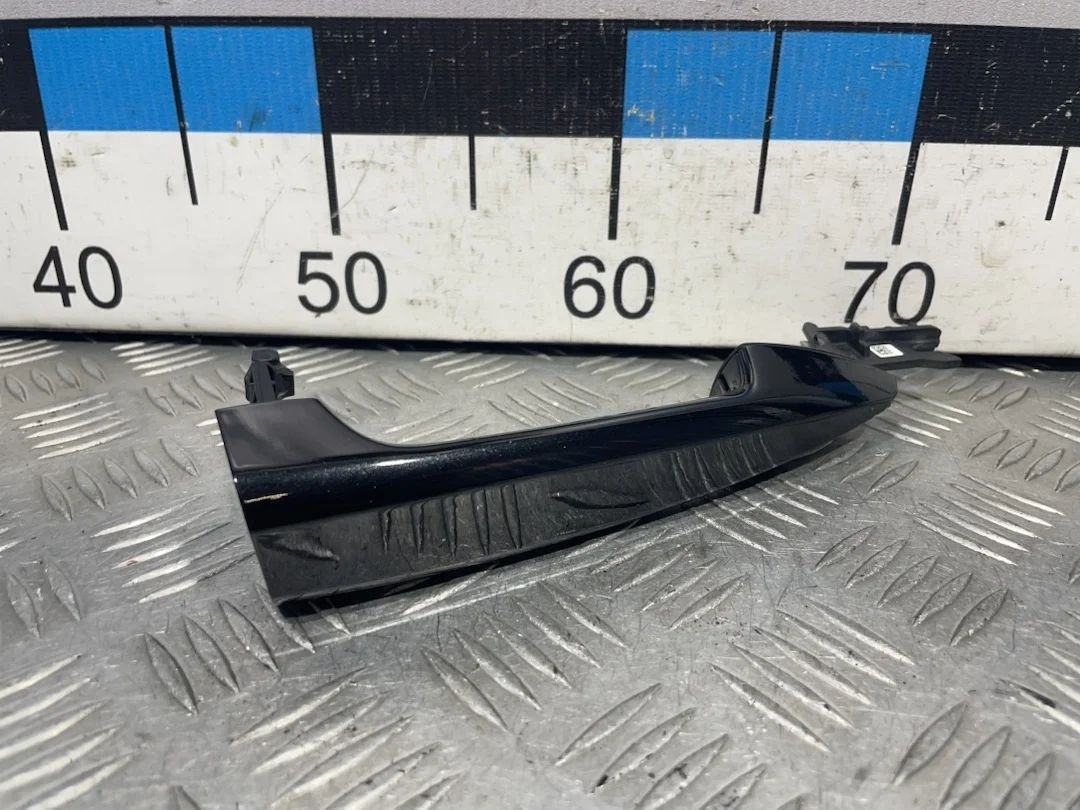 [Б/У] Ручка двери наружная правая BMW X5 F15/F85 2013-2018, BMW X6 F16/F86 2014-2020, BMW X1 F48 201 [Код: 00331578 ]