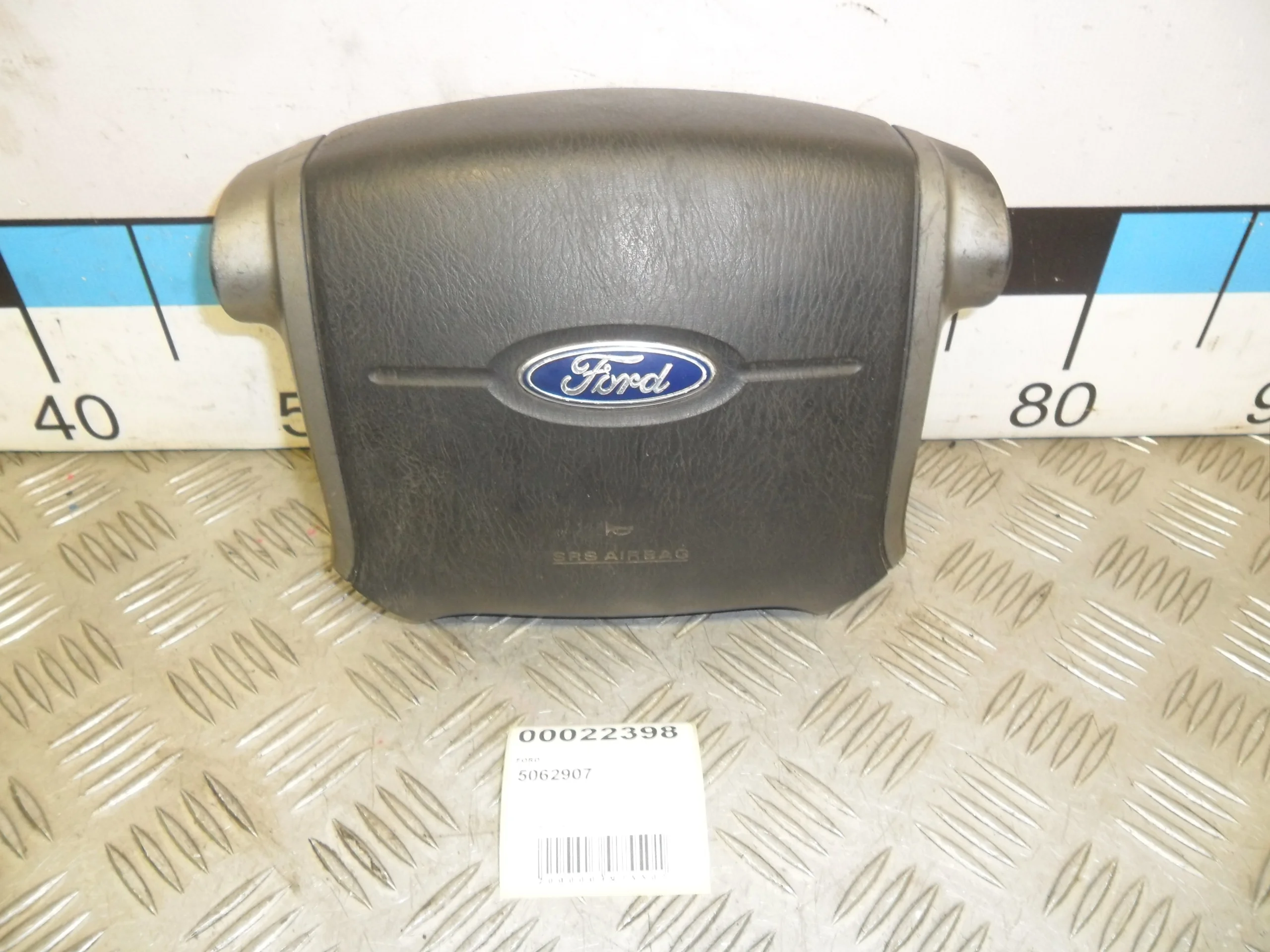 [Б/У] Подушка безопасности Ford Ranger 2008 - в рулевое колесо, потертости, царапина 2см [Незначительные дефекты] [Код: 00363470 ]