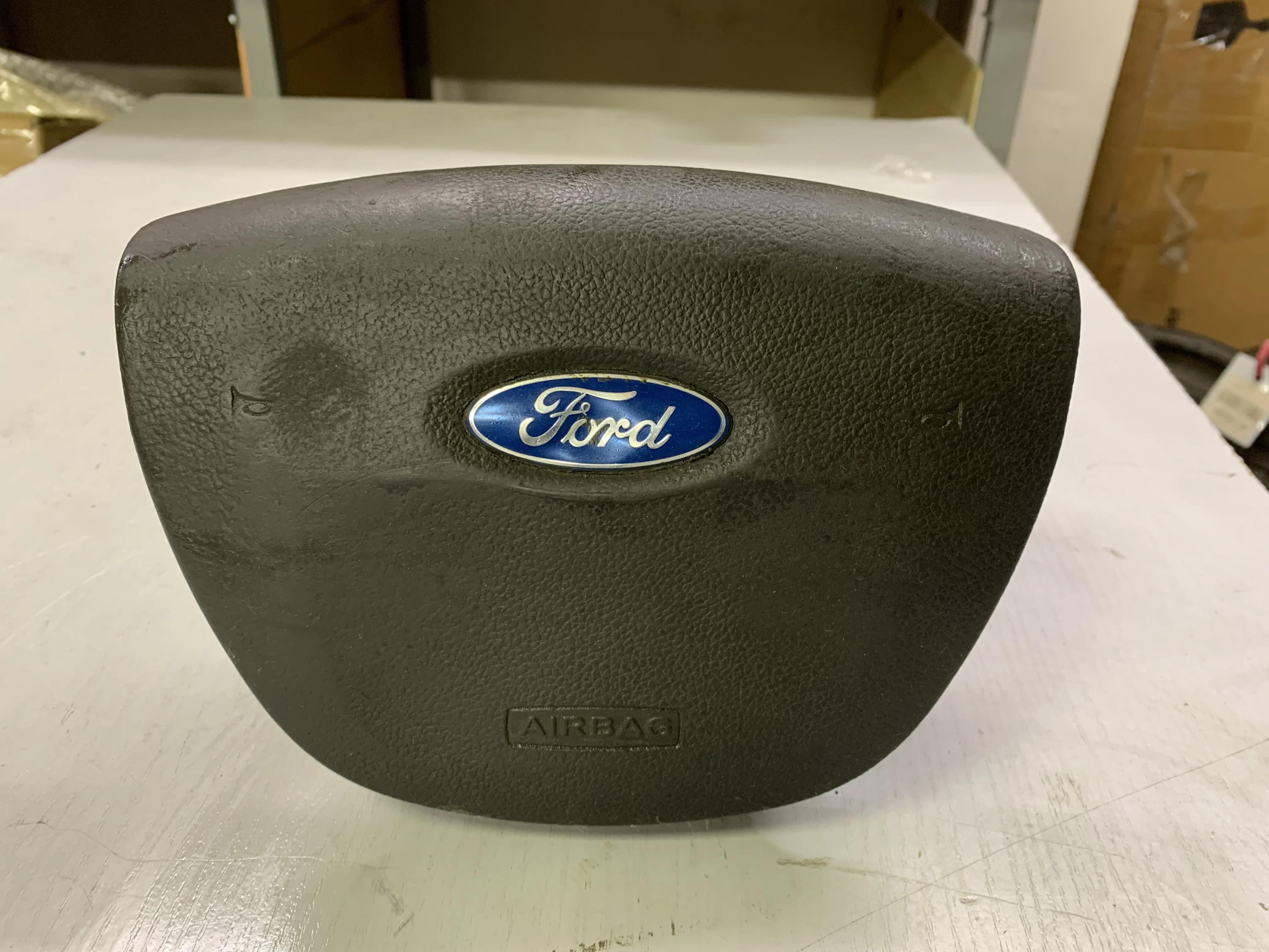 [Б/У] Подушка безопасности в руль Ford Transit - потертости на текстуре [Незначительные дефекты] [Код: 00304611 ]