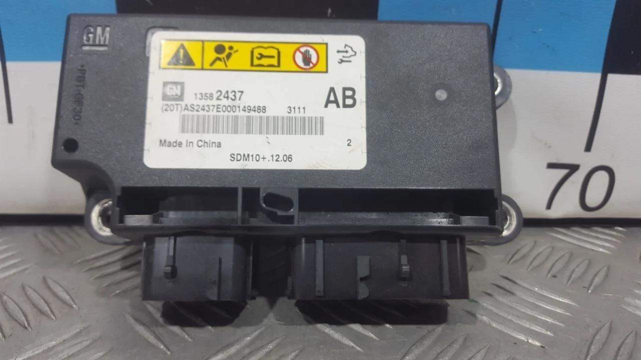 [Б/У] Блок управления AIR BAG Opel Astra J [Код: 00376311 ]