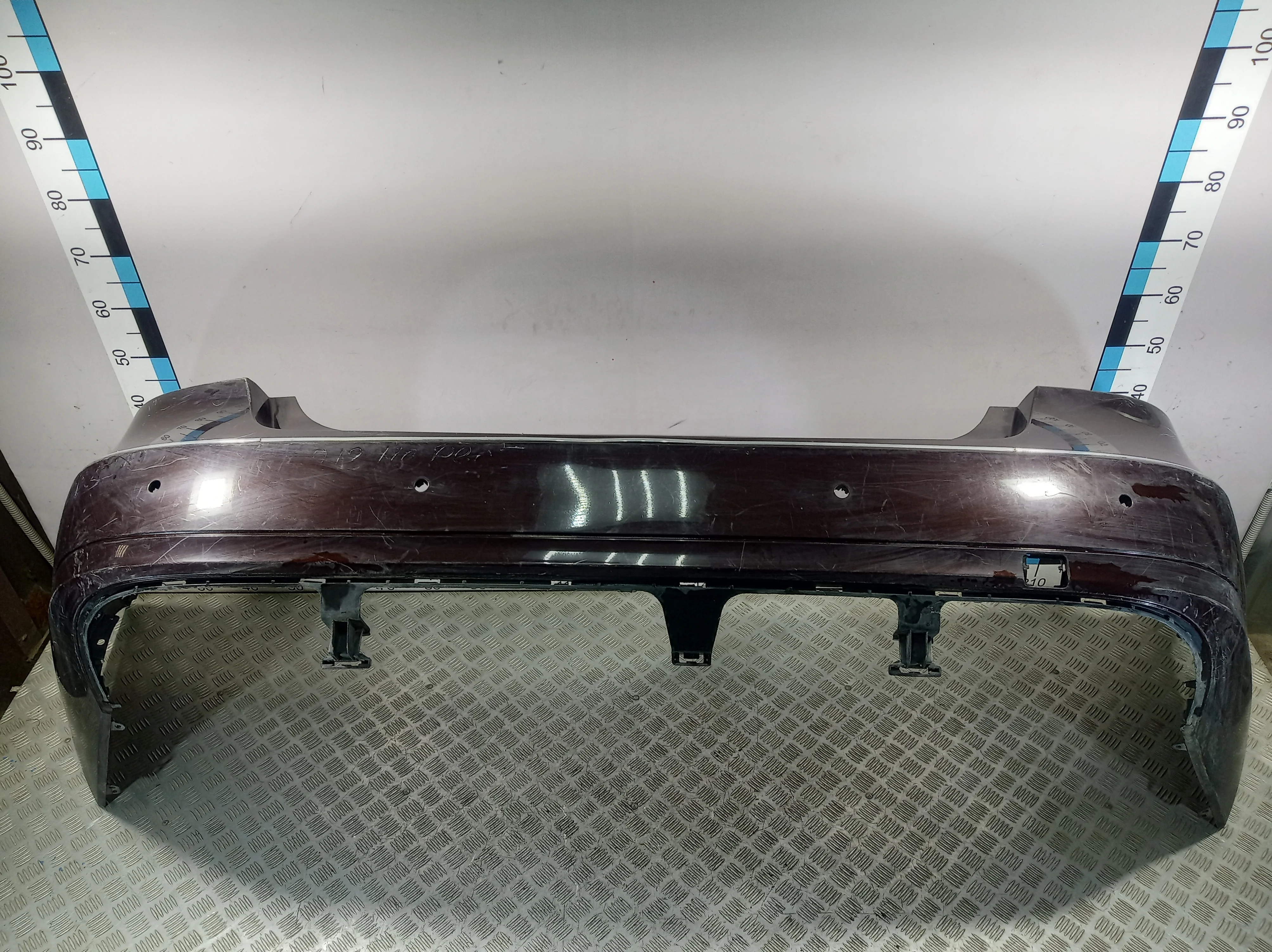[Б/У] Бампер задний под парктроник MB W212 - надрыв верхнего угла [Незначительные дефекты] [Код: 00290077 ]