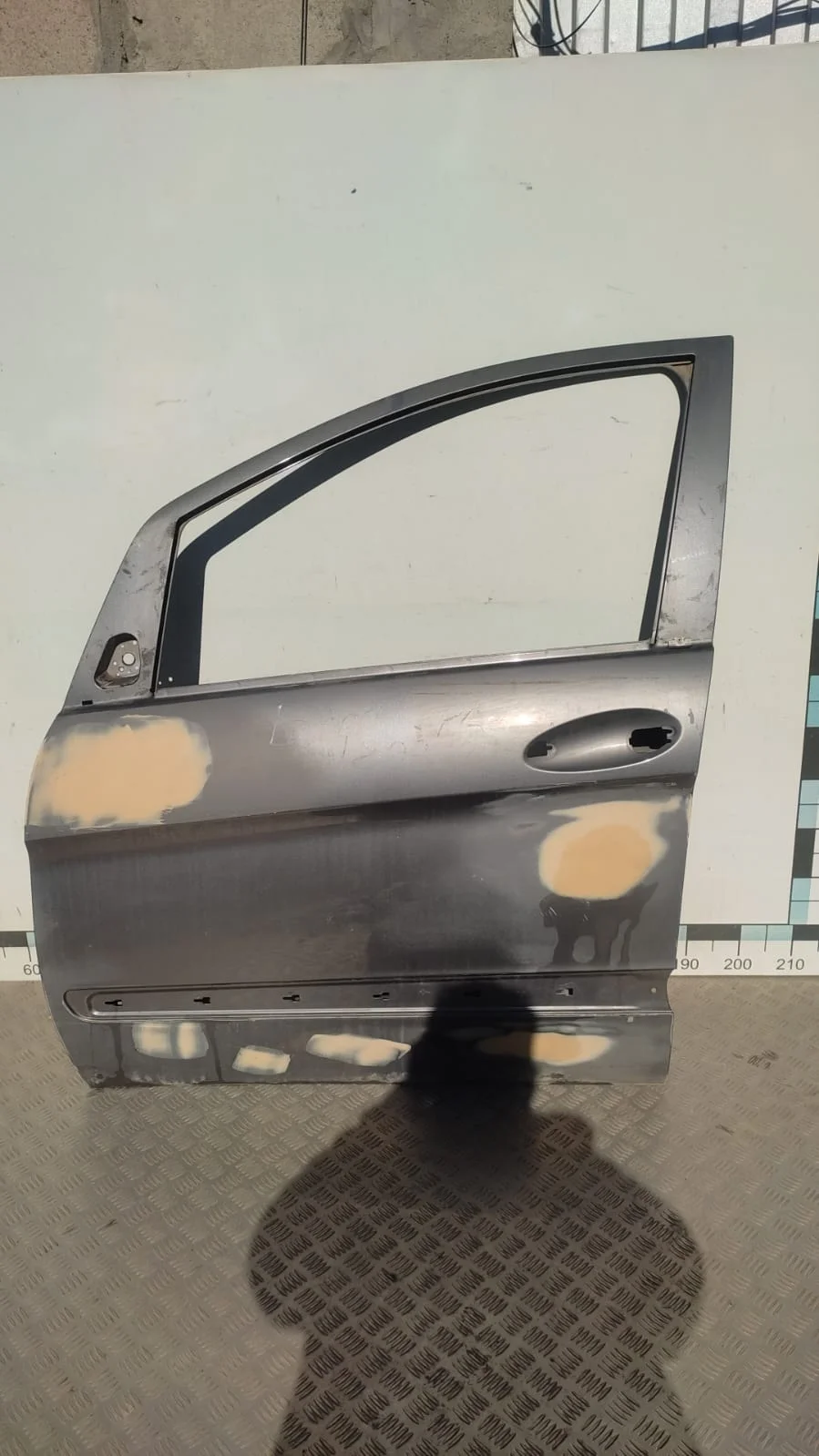 [Б/У] Дверь передняя левая MB A-Class W169 2004-2012 - Под молдинг.Шпаклеваная. [Незначительные дефекты] [Код: 00303316 ]