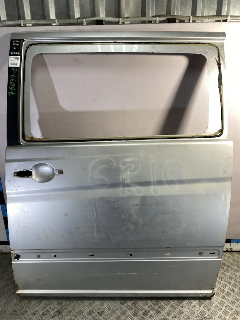 [Б/У] Дверь сдвижная левая Vito/Viano-(639) - (Состояние: коррозия нижней кромки) [Незначительные дефекты] [Код: 00421856 ]